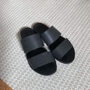 St Agni black leather sandal